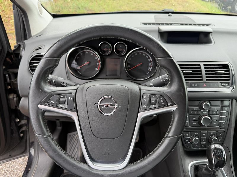 Opel Meriva 1.4iT - fotka 20 z 24