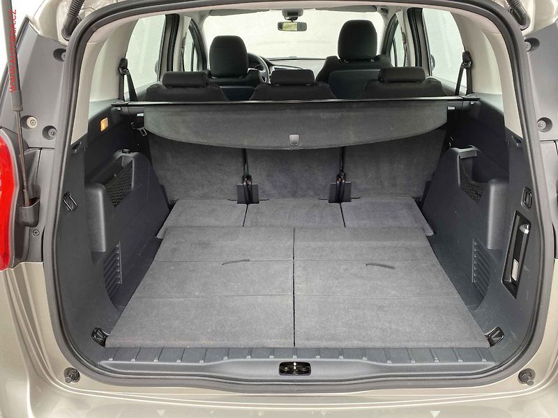 Peugeot 5008 (2011) 1.6 HDi, AC, temp - fotka 7 z 15