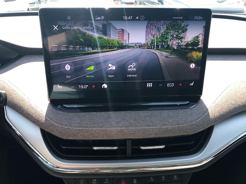 Škoda Enyaq iV 80 150 kW 82 kWh TČ SoH: 90 - fotka 20 z 30
