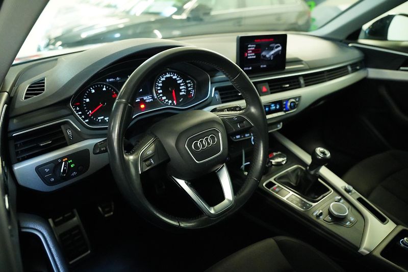 Audi A4 - fotka 14 z 30