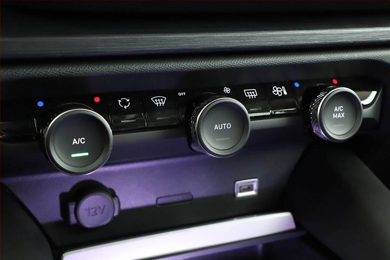 Citroën C5 X (2022) 1.2 PureTech - fotka 15 z 18