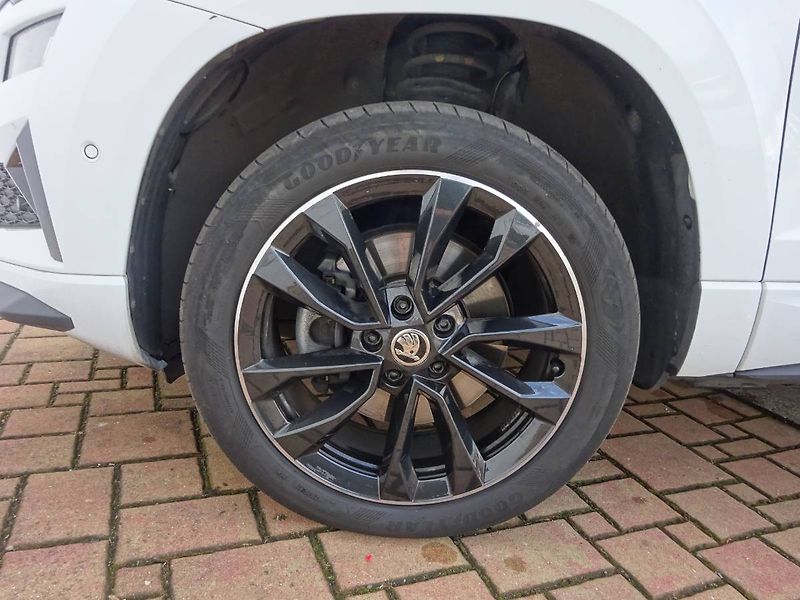 Škoda Karoq (2025) 2,0TDi /110kW  DSG Sportline - fotka 23 z 27