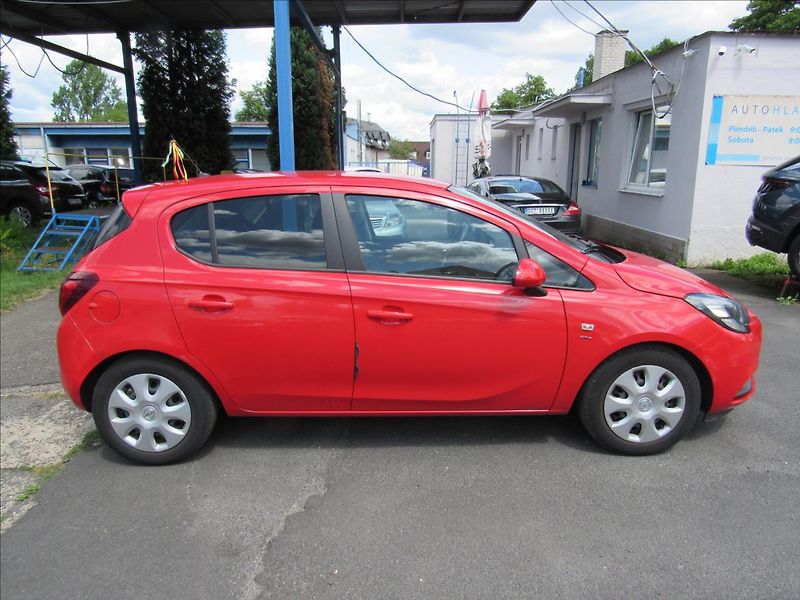 Opel Corsa 1,2 i 51kW - fotka 8 z 29