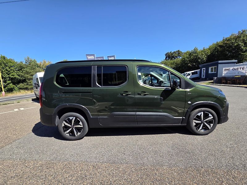 Peugeot Rifter (2024) 1.5BHDi 130 LONG GT EAT8 - fotka 6 z 32