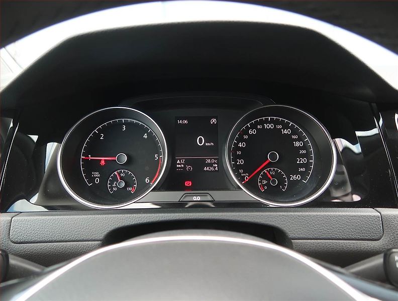 Volkswagen Golf (2014) 2.0 TDI, Serv.kniha, Navi - fotka 11 z 18