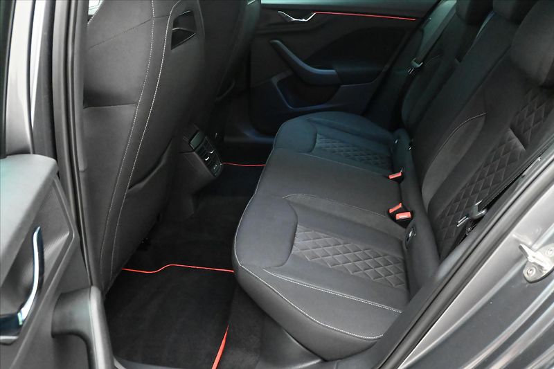 Škoda Kamiq 1,0 TSI 81 kW Sport Business Z - fotka 14 z 29