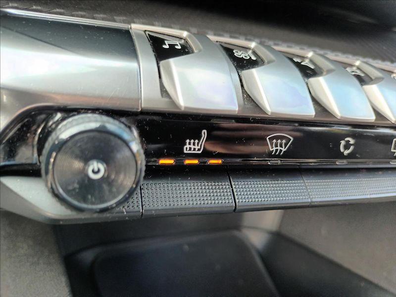 Peugeot 5008 1,6 HDI,88KW,ČR,7MÍST,NAVI,TZ, - fotka 36 z 46