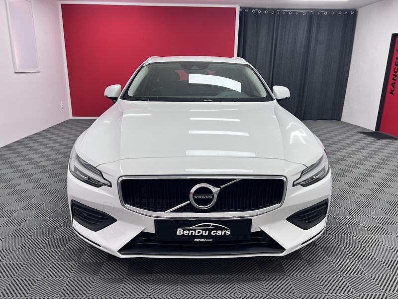 Volvo V60 2.0 T4 140 kW, Automat, 2020 - fotka 2 z 38