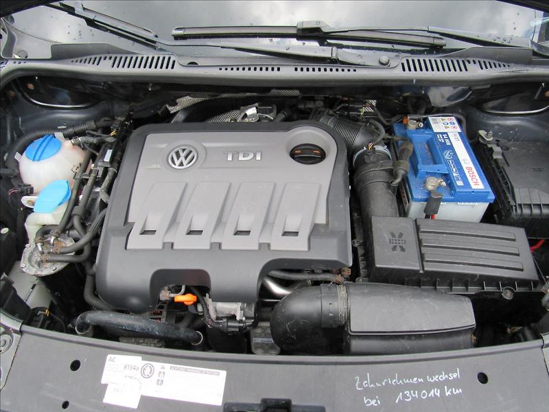 Volkswagen Touran 2,0 TDI 103kW DSG - fotka 25 z 26