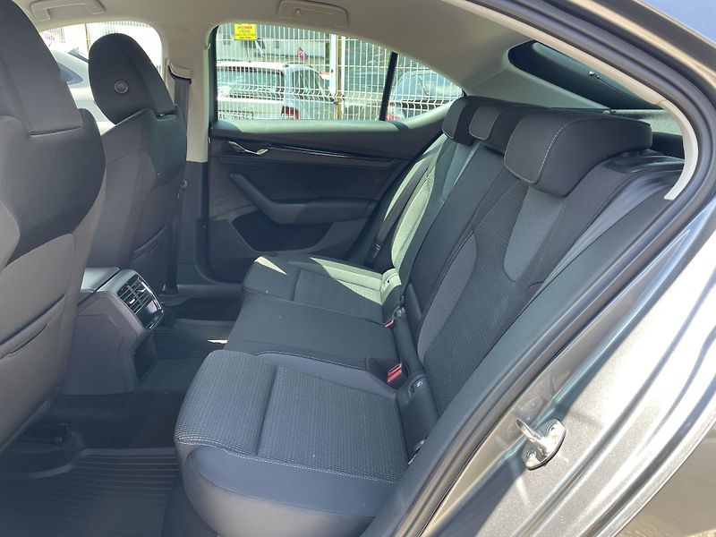 Škoda Octavia IV 2,0 TDi - Ambition PLUS - fotka 56 z 86