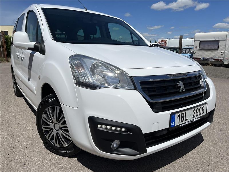 Peugeot Partner 1,6 HDi 5MÍST KLIM ROZVODY DPH - fotka 37 z 39