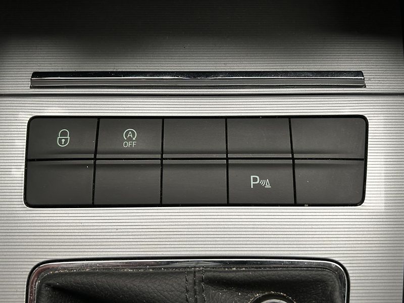 Škoda Octavia 1.2 TSI Elegance plus - fotka 21 z 28