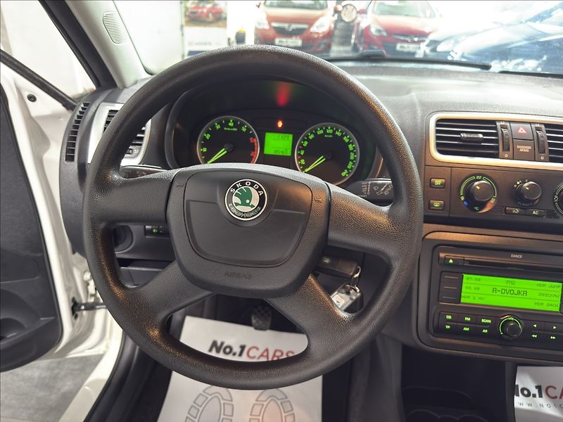 Škoda Fabia 1,2   i KLIMA TEMPOMAT ČIDLA - fotka 8 z 29
