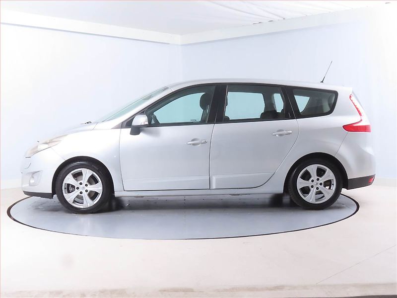 Renault Grand Scénic (2009) 1.9 dCi, 7 míst, Tažné - fotka 3 z 20