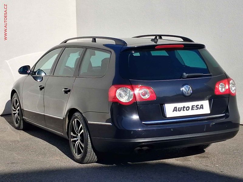 Volkswagen Passat (2009) 2.0 TDi, Sport, navi, Webasto - fotka 6 z 21