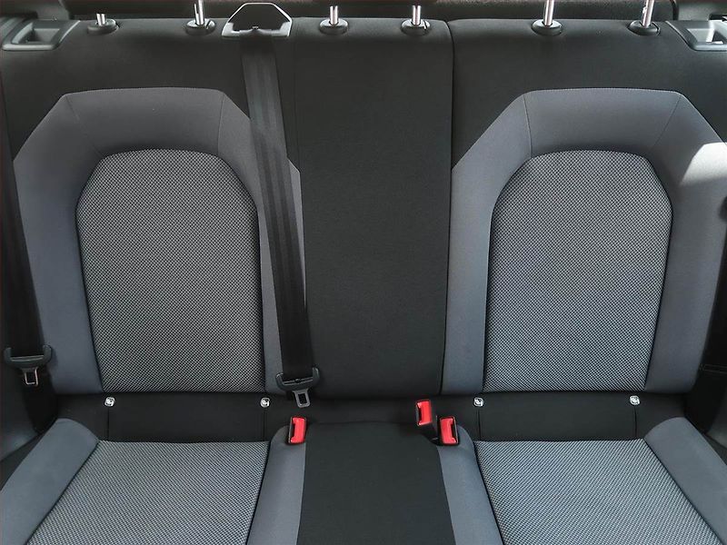 Seat Arona (2019) 1.0 TSI, Tempomat - fotka 10 z 17