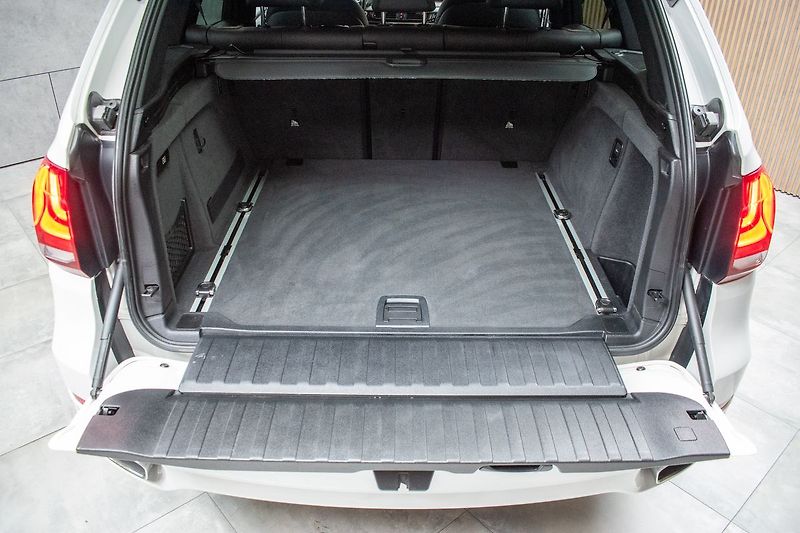 BMW X5 xDrive30d ///MSPORT*ČR*KAMERY - fotka 34 z 42