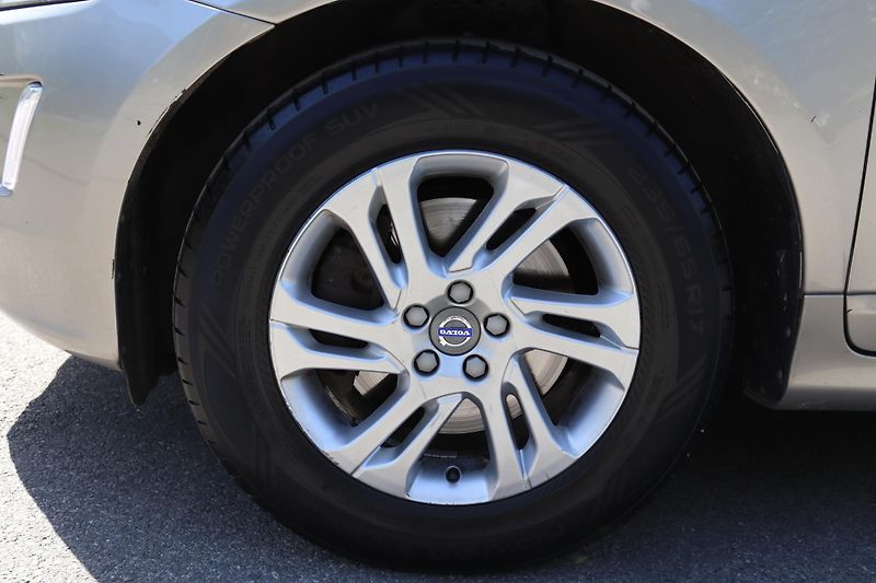 Volvo XC60 D4 2.0 133kW AT DPH - fotka 17 z 50