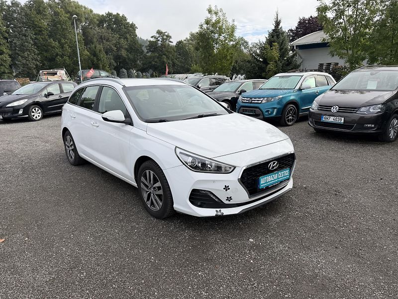 Hyundai i30 1.6 CRDi - fotka 4 z 23