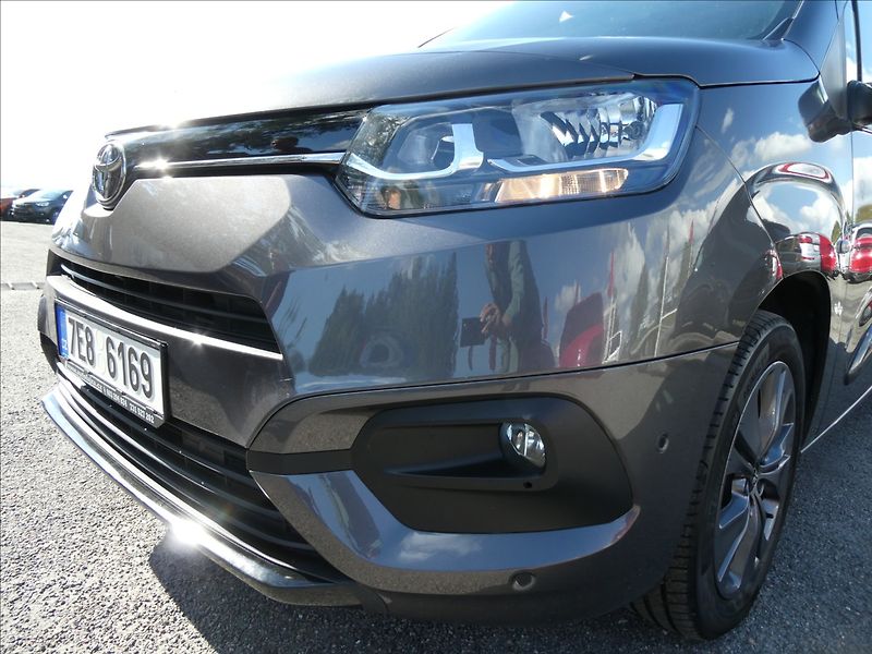 Toyota ProAce City Verso 1,2 T 96kW Long 7.míst,AT8,ČR - fotka 4 z 44