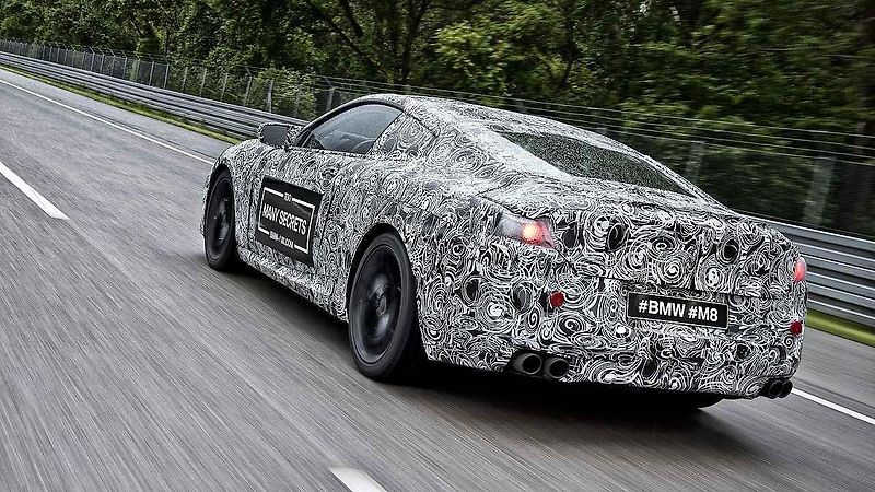 Maskované BMW M8.