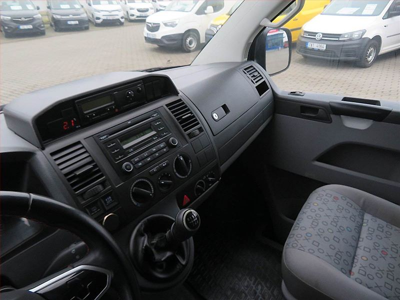 Volkswagen Transporter (2006) 2.5 TDI, Bus, 7Míst, ČR, 1Maj - fotka 8 z 15