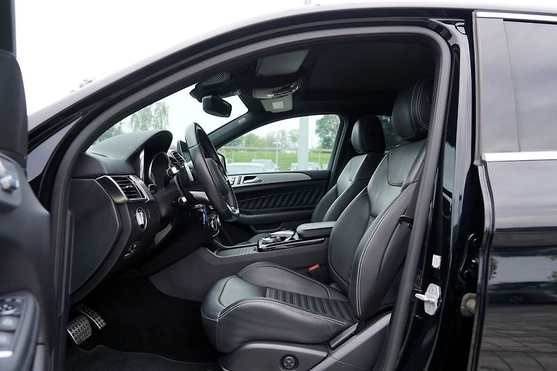Mercedes-Benz GLE 350d 4Matic AMG/260PS/ČR - fotka 25 z 43