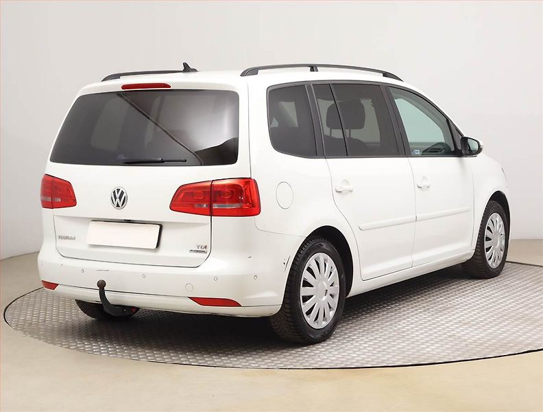 Volkswagen Touran (2014) 1.6 TDI, Navi, Tempomat - fotka 5 z 20