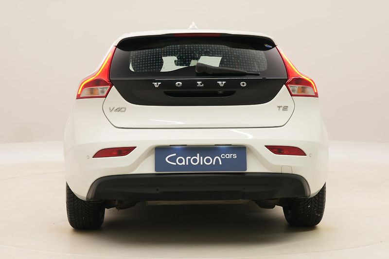 Volvo V40 T2 MOMENTUM AUT  - fotka 11 z 39