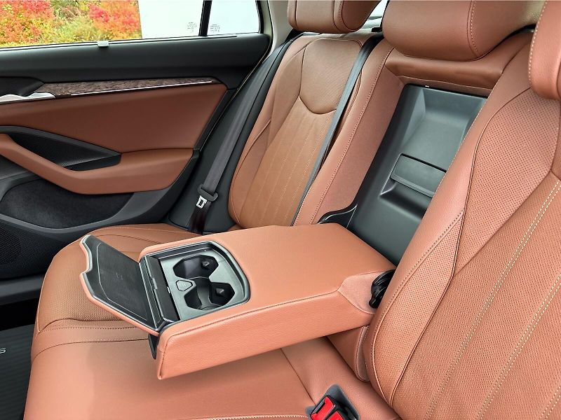 Škoda Superb 2,0 TSI 150 kW L&K DSG - fotka 25 z 30