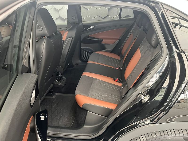 Volkswagen ID.5 Pro 150kW / ALU 20 SoH 95.9% - fotka 36 z 77