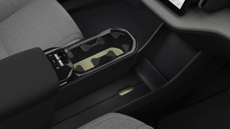 Volvo EX30 (2026) ULTRA P8 AWD 20kola, vlna, H& - fotka 10 z 11