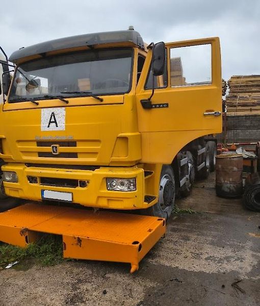 Kamaz (2011) 17m3, 8x4 sklápěč S3 - fotka 2 z 10