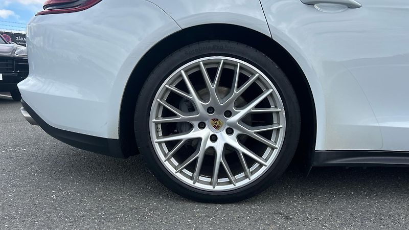 Porsche Panamera 4S Diesel 3956ccm  310kW 422PS - fotka 11 z 30