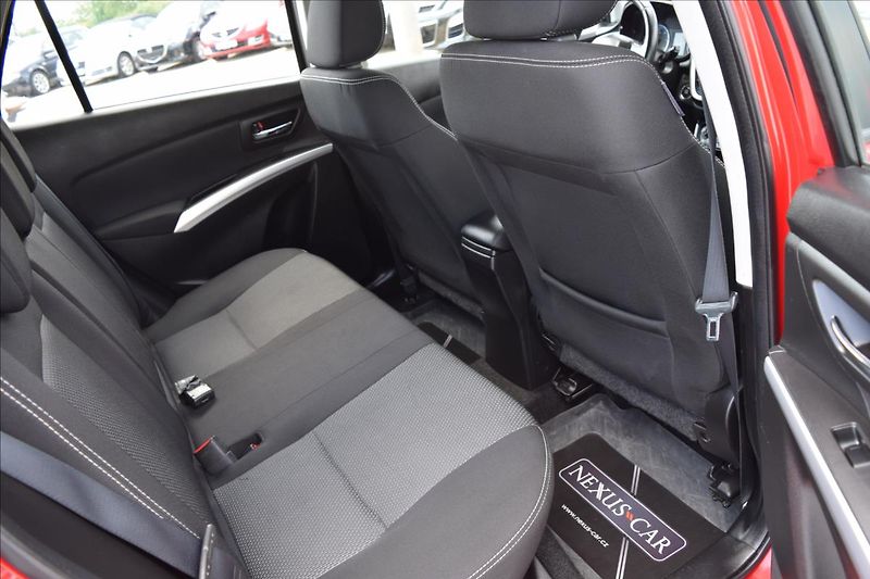 Suzuki SX4 S-Cross 1,6 D 88KW NOVÁ STK TAŽNÉ 4X4 - fotka 19 z 49