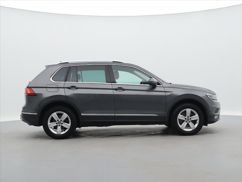 Volkswagen Tiguan 2,0 TDI Highline 4x4 DSG DPH - fotka 7 z 26