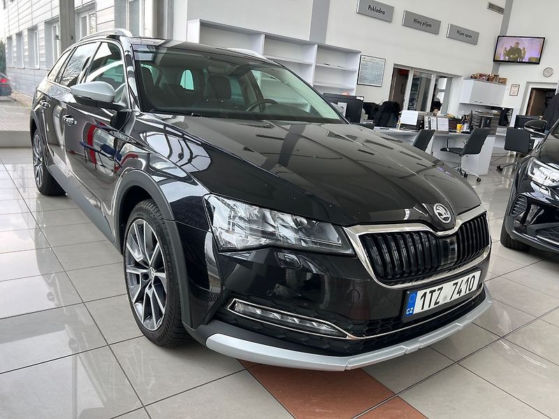 Škoda Superb Scout 140kW DSG - fotka 2 z 20