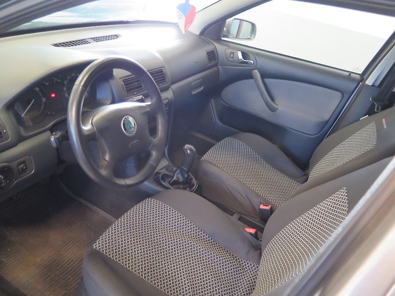 Škoda Octavia (2009) 1.9TDI 74kW,tažné,klima - fotka 11 z 17