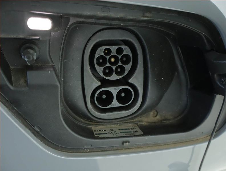 Volkswagen ID.3 (2020) 1st (62 kWh), SoH 89% - fotka 17 z 18