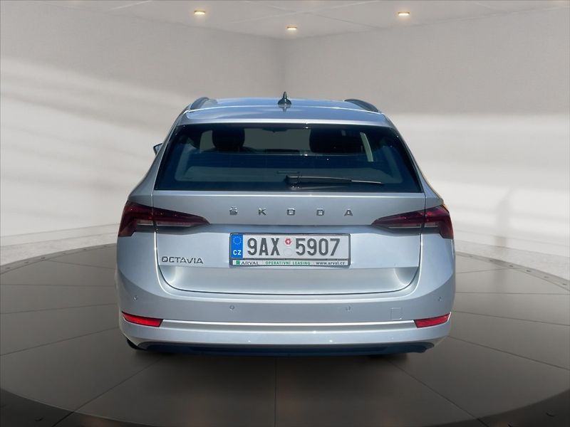 Škoda Octavia 2,0 TDI 110 Ambitition DSG - fotka 5 z 11