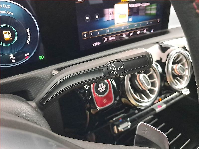 Mercedes-Benz CLA (2020) 200 d 4MATIC - fotka 13 z 16