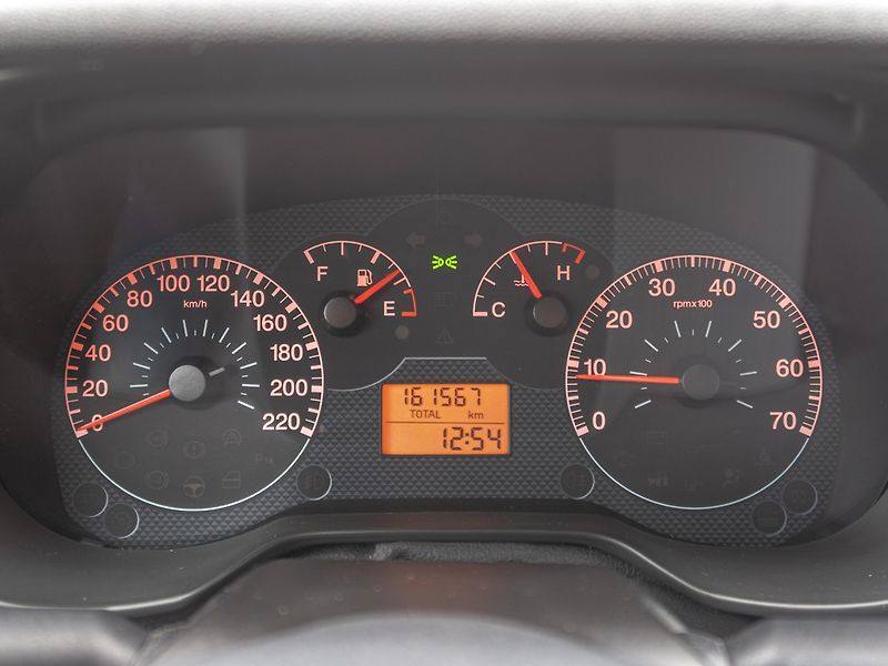 Fiat Grande Punto (2007) 1.4i 2x KOLA – PO SERVISU - fotka 20 z 37