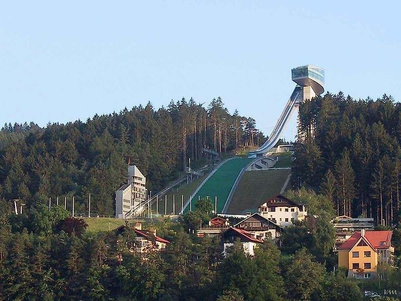 Slavná Maria-Theresien-Straße v Innsbrucku.