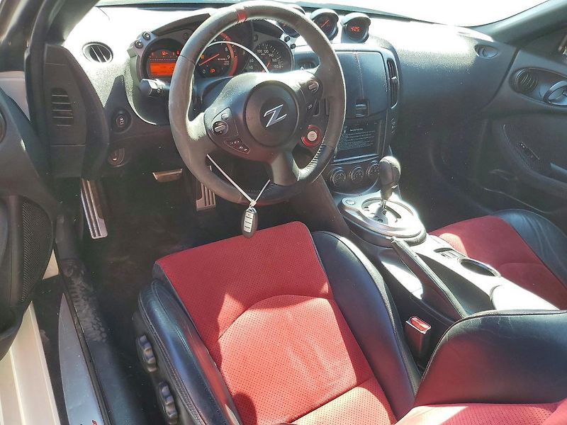 Nissan 370 Z (2014) BASE - fotka 8 z 11