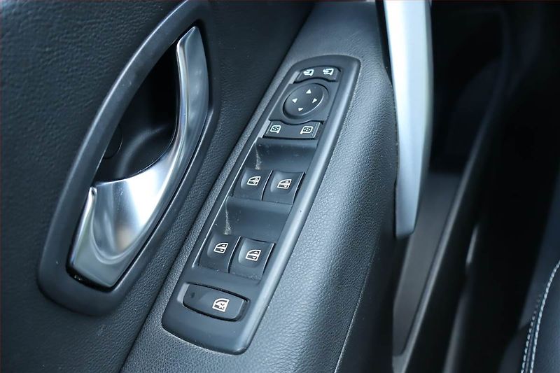 Renault Fluence (2010) 1.6 16V, Tempomat - fotka 16 z 19