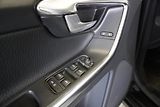 Volvo XC60  2.4 D5 MOMENTUM AWD AUTOMAT - náhled 11