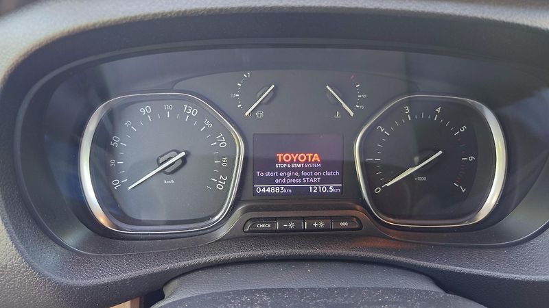 Toyota ProAce Verso (2023) L1 2.0D 106kW FAMILY WEBASTO - fotka 12 z 19