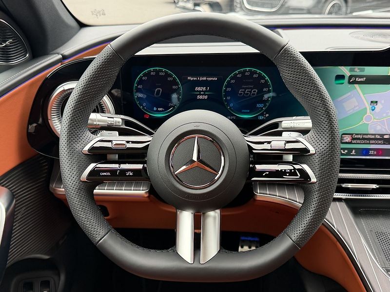 Mercedes-Benz GLC 400 4MATIC EQ - fotka 17 z 36