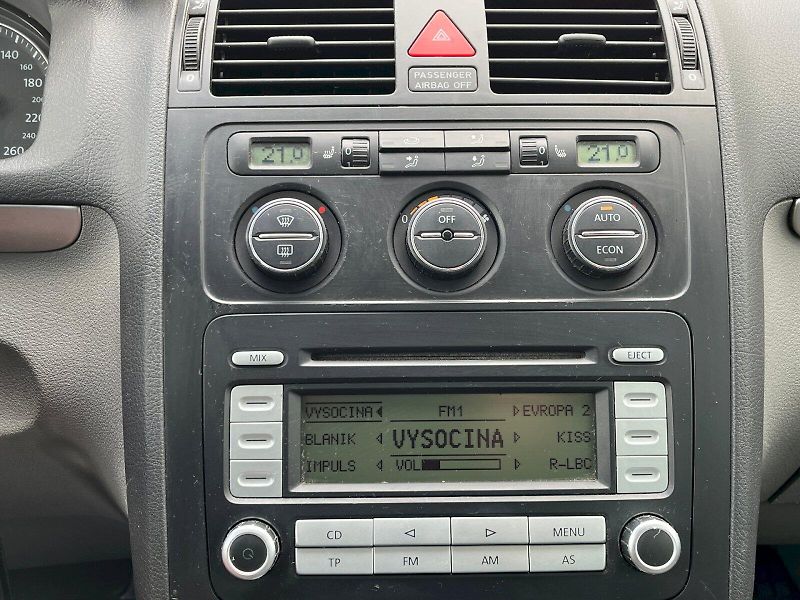 Volkswagen Touran (2004) 2.0 TDI 103 kW DSG Highline - fotka 19 z 23