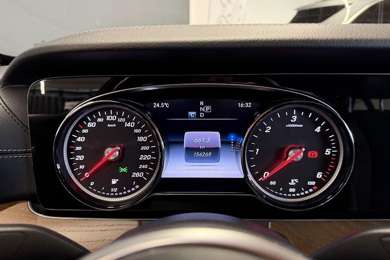 Mercedes-Benz Třídy E (2018) E 200d Exclusive - fotka 33 z 103